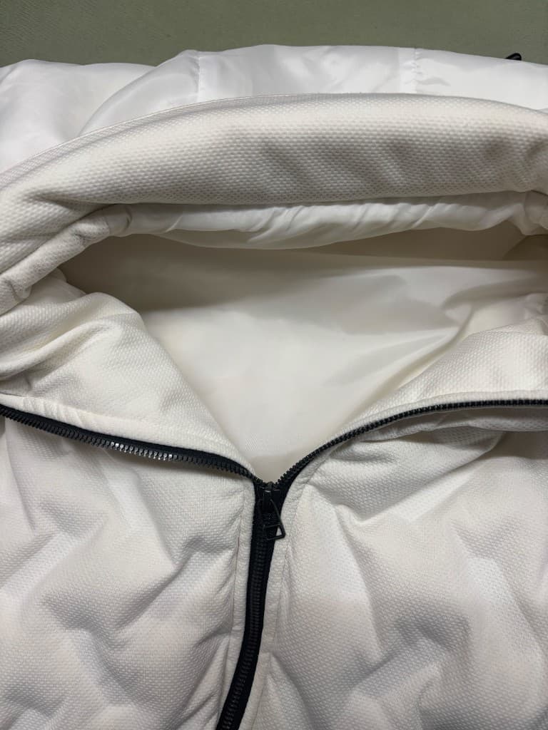 今シーズン襟元にたまった汚れのシミ抜き（洗浄後）